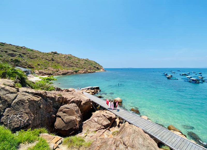 Du lịch Quy Nhơn tự túc, bãi biển Hòn Khô