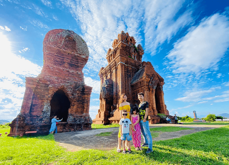 Du lịch Quy Nhơn có gì? Tháp Bánh Ít Quy Nhơn